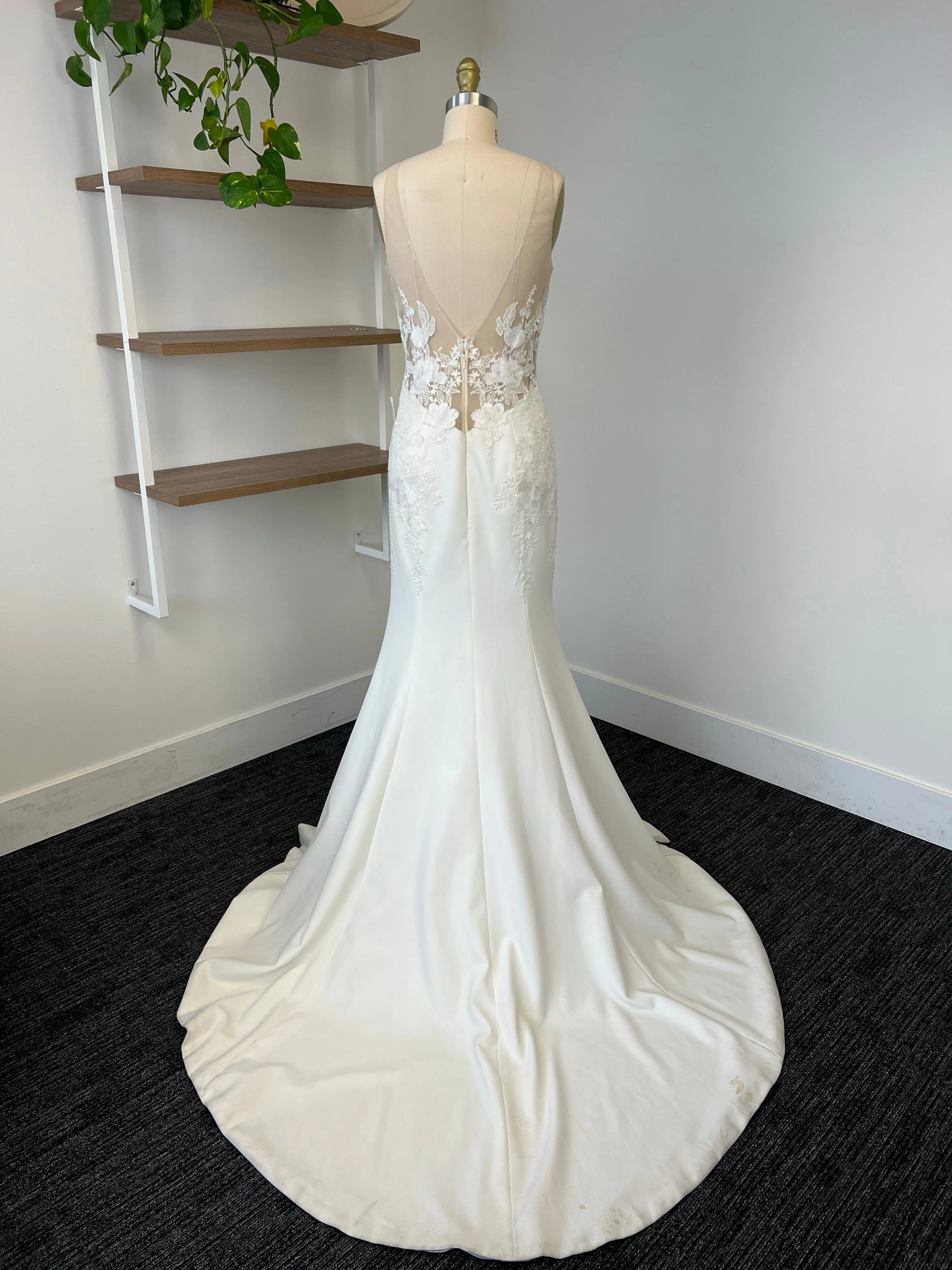 B / Theia Teal Size 8