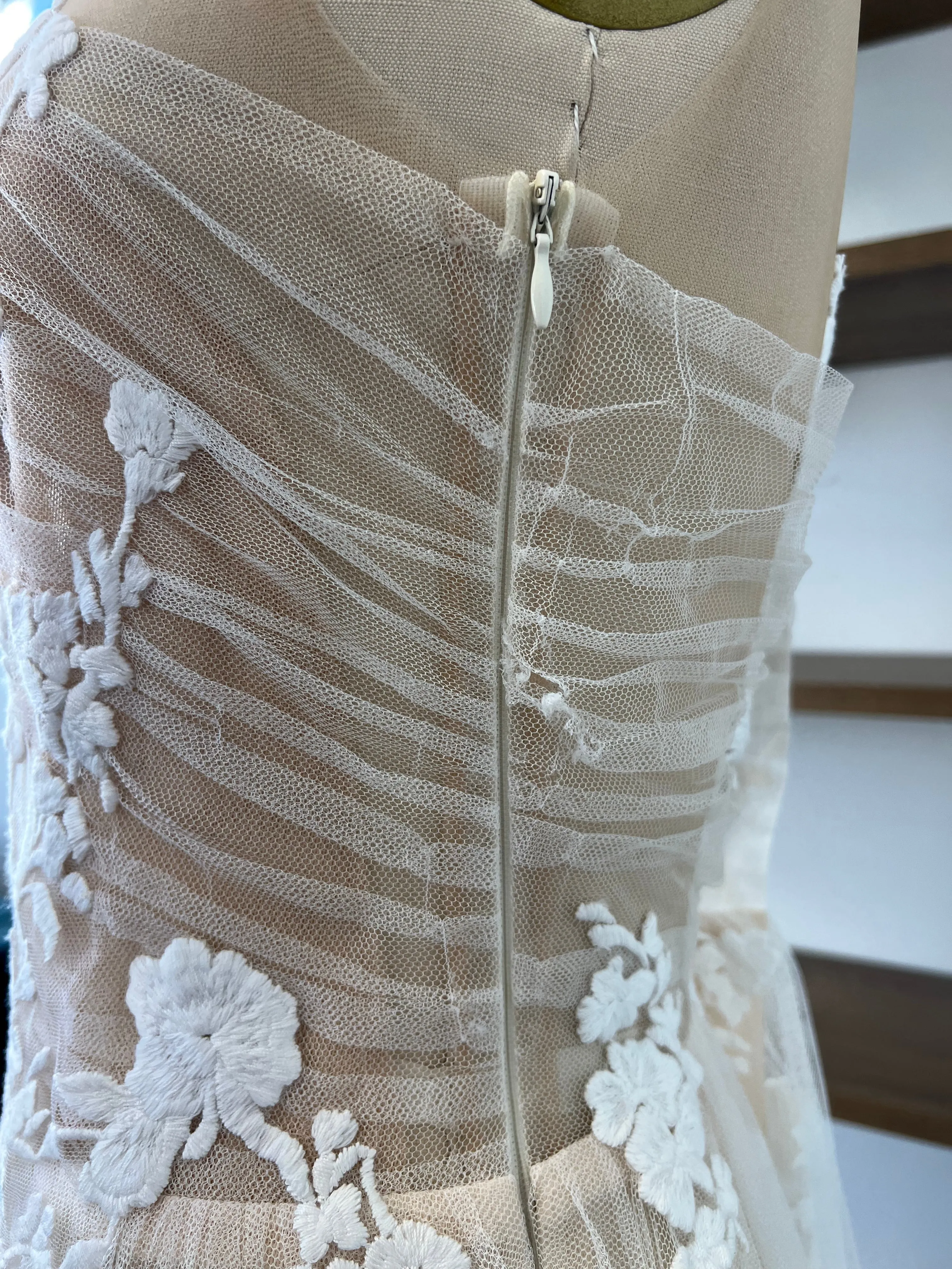 C / Anna Kara Iris Size 12