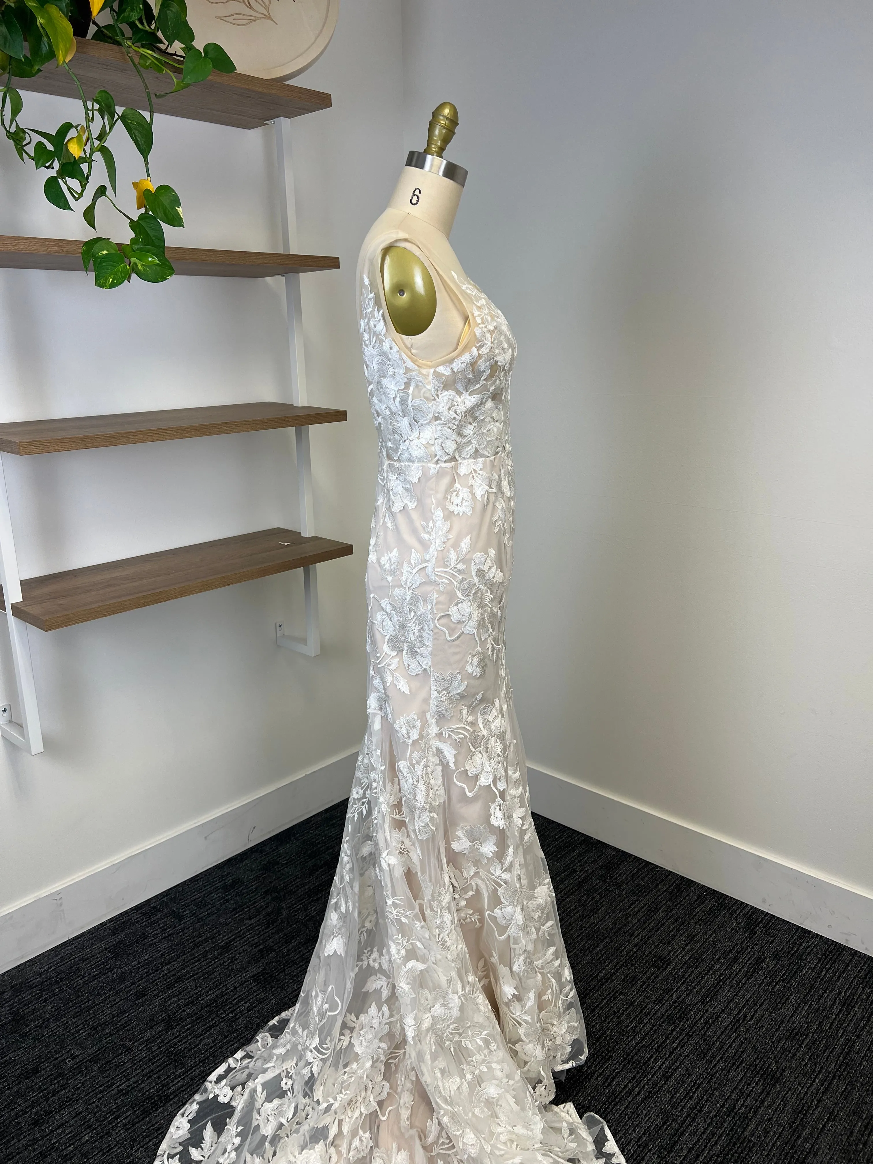 C / L'amour and Lace 18 Size 6