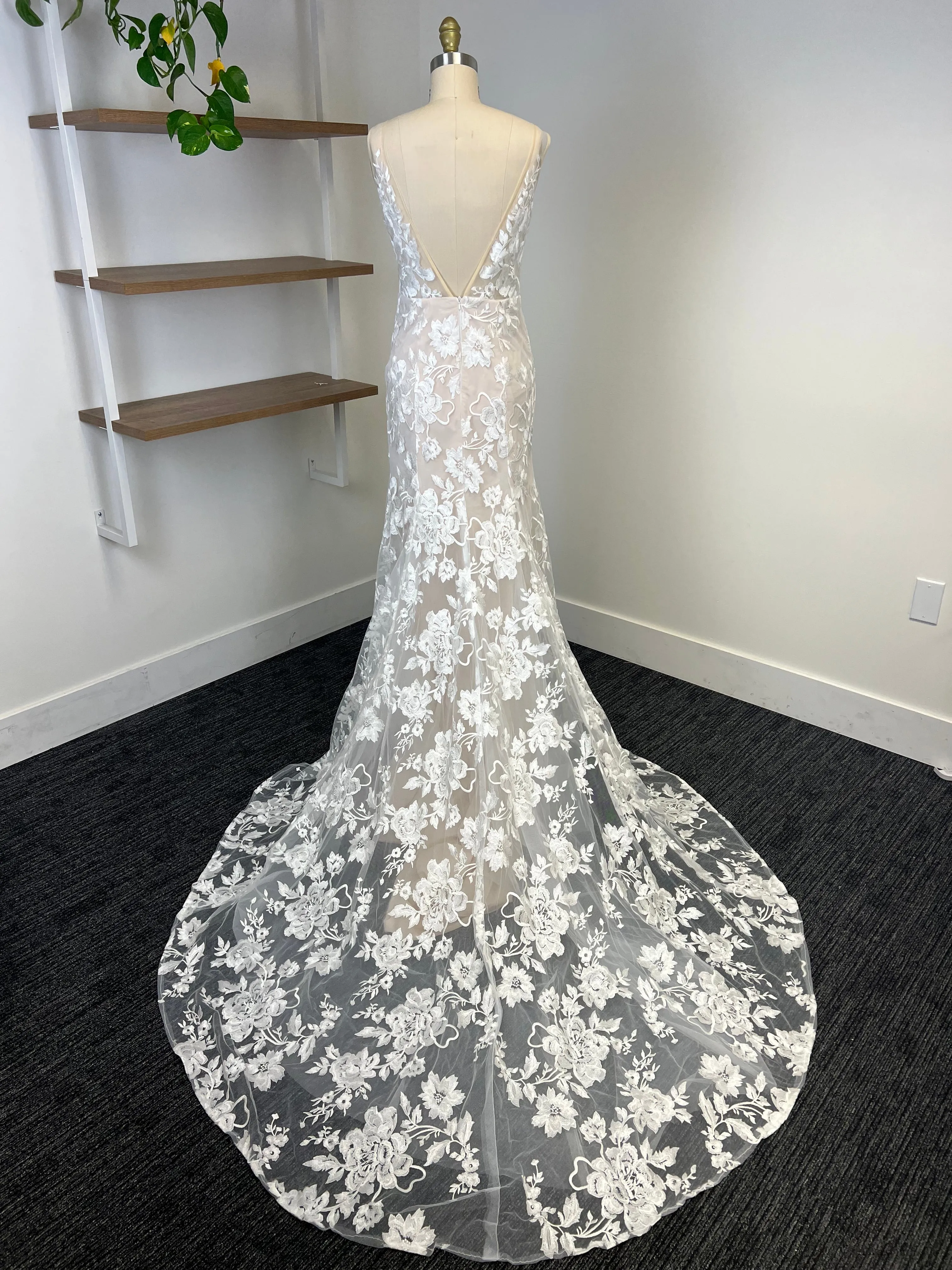 C / L'amour and Lace 18 Size 6